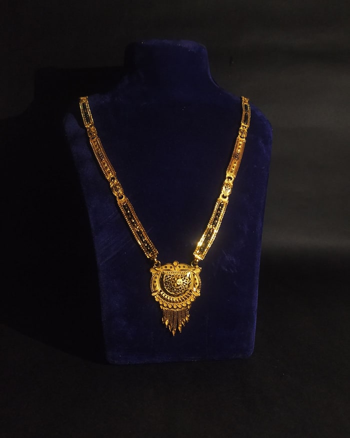Nakshi Spike Tassel Mangalsutra, Broad bar-link chain, round nakshi vati, spike tassel drop