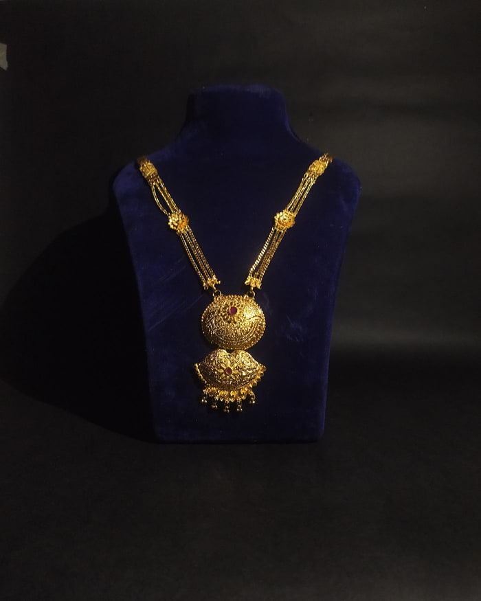 Antique Kairi Pendant Set, Heavy antique gold, granulated dome and mango motif, ruby accent