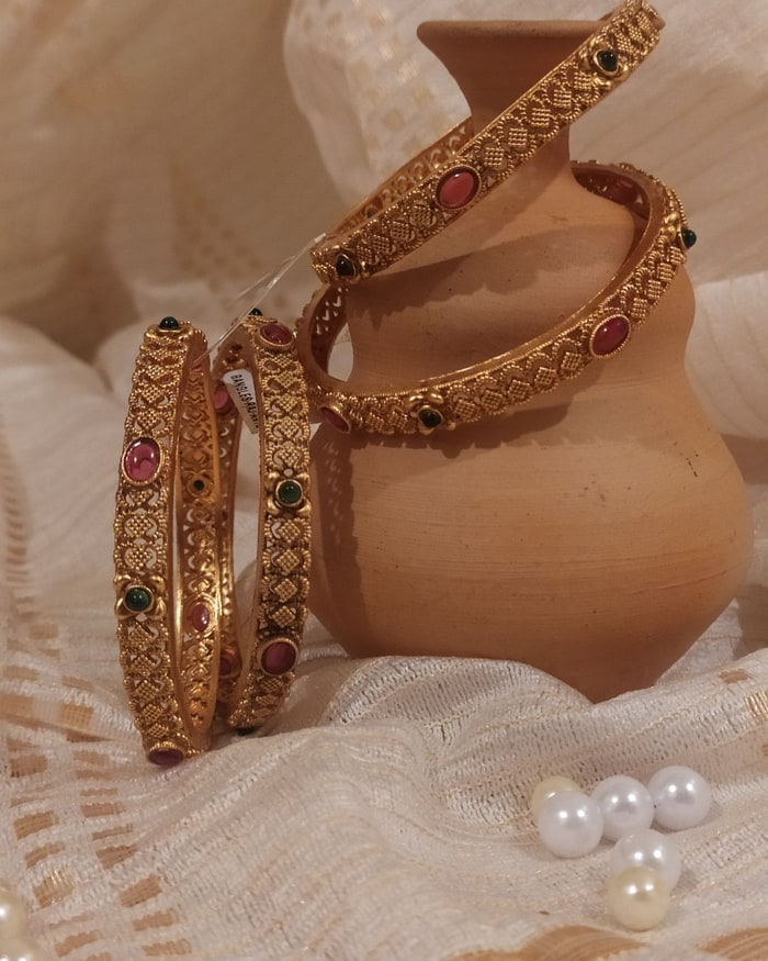 Kemp Nakshi Kada, Antique kemp cutwork and lattice bangle pair, ruby and green stones